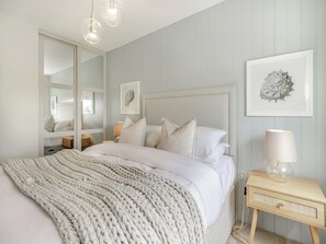 3 bedrooms, free WiFi, bed sheets - 3 bedroom accommodation in Abersoch (Abersoch)