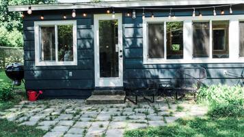 Signature Cottage, River View | Terrace/patio