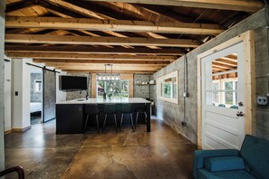 Chaumière Signature, vue sur le fleuve | 2 chambres, accès au Wi-Fi (inclus), literie fournie