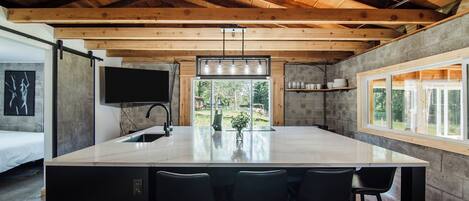 Signature Cottage, River View | Private kitchen | Fridge, microwave, oven, stovetop