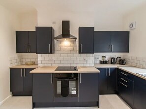 雪櫃、微波爐、焗爐、多士爐