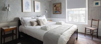 Pass the Keys | Smugglers Cottage - Unique Margate Home