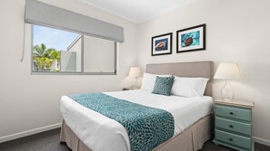 3 bedrooms, desk, iron/ironing board, free WiFi