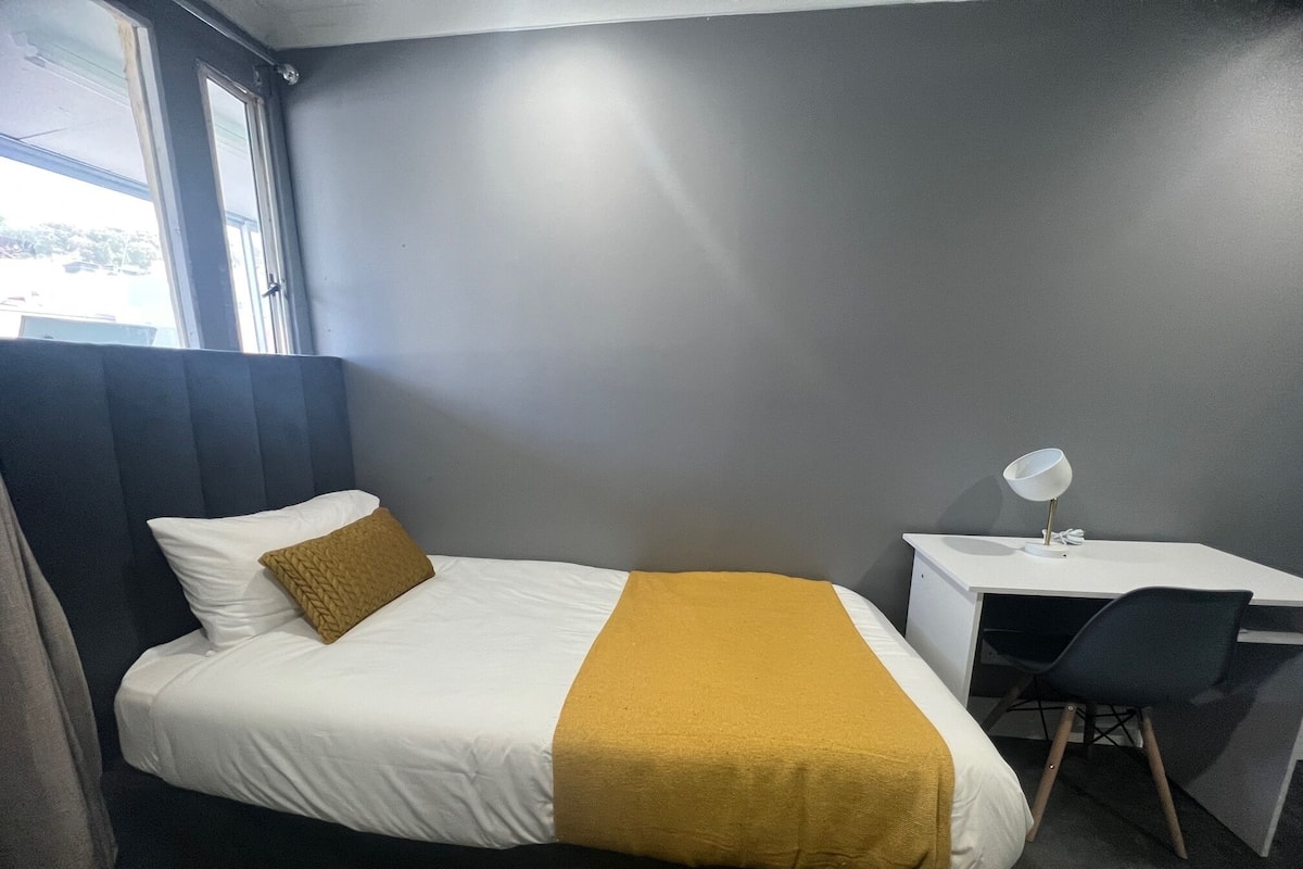The Craddle Twin Room | 1 bedroom, iron/ironing board, free WiFi, bed sheets