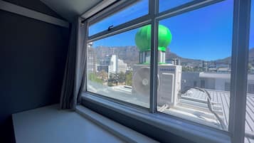 Table Mountain En-Suite | Iron/ironing board, free WiFi, bed sheets