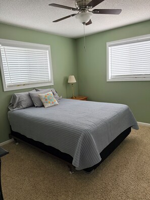 4 quartos, berço de viagem, Wi-Fi, roupa de cama