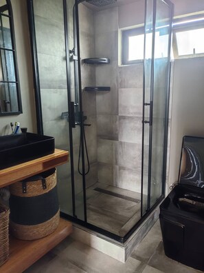 Villa, 2 Bedrooms, Smoking, Private Pool | Bathroom - Palmyra Oasis Flic en Flac (Flic-en-Flac)