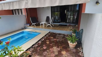 Villa, 2 chambres, fumeurs, piscine privée | Piscine | Piscine extérieure