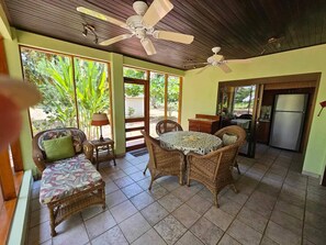 Dining - villa sur le bord de la mer (Esterillos Oeste)