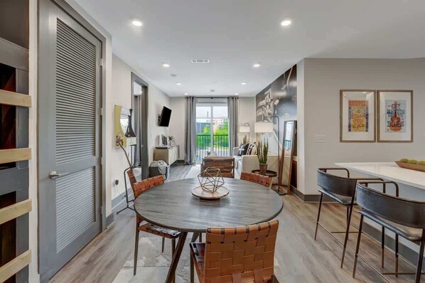 Interior - Luxury Nashville Getaway 6 Min to Broadway (Nashville)