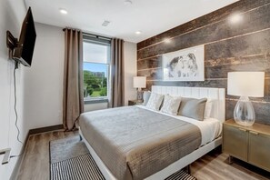 3 bedrooms, iron/ironing board, WiFi, bed sheets - Luxury Nashville Getaway 6 Min to Broadway (Nashville)