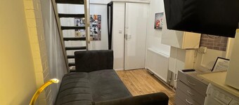 Duplex apartment
3 Minute drive to Luton Airport 