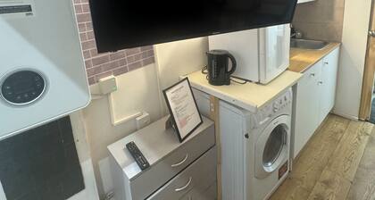 Duplex apartment
3 Minute drive to Luton Airport