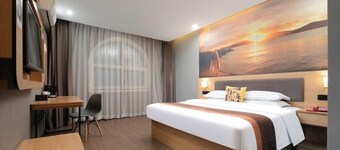 Junyi Hotel (Gucheng Railway Station Sanhuan Cheqiao Industrial Park)