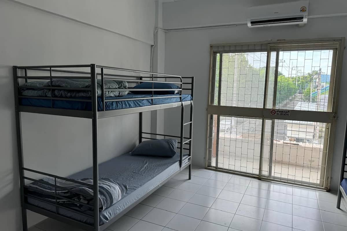 Deluxe Shared Dormitory, Balcony