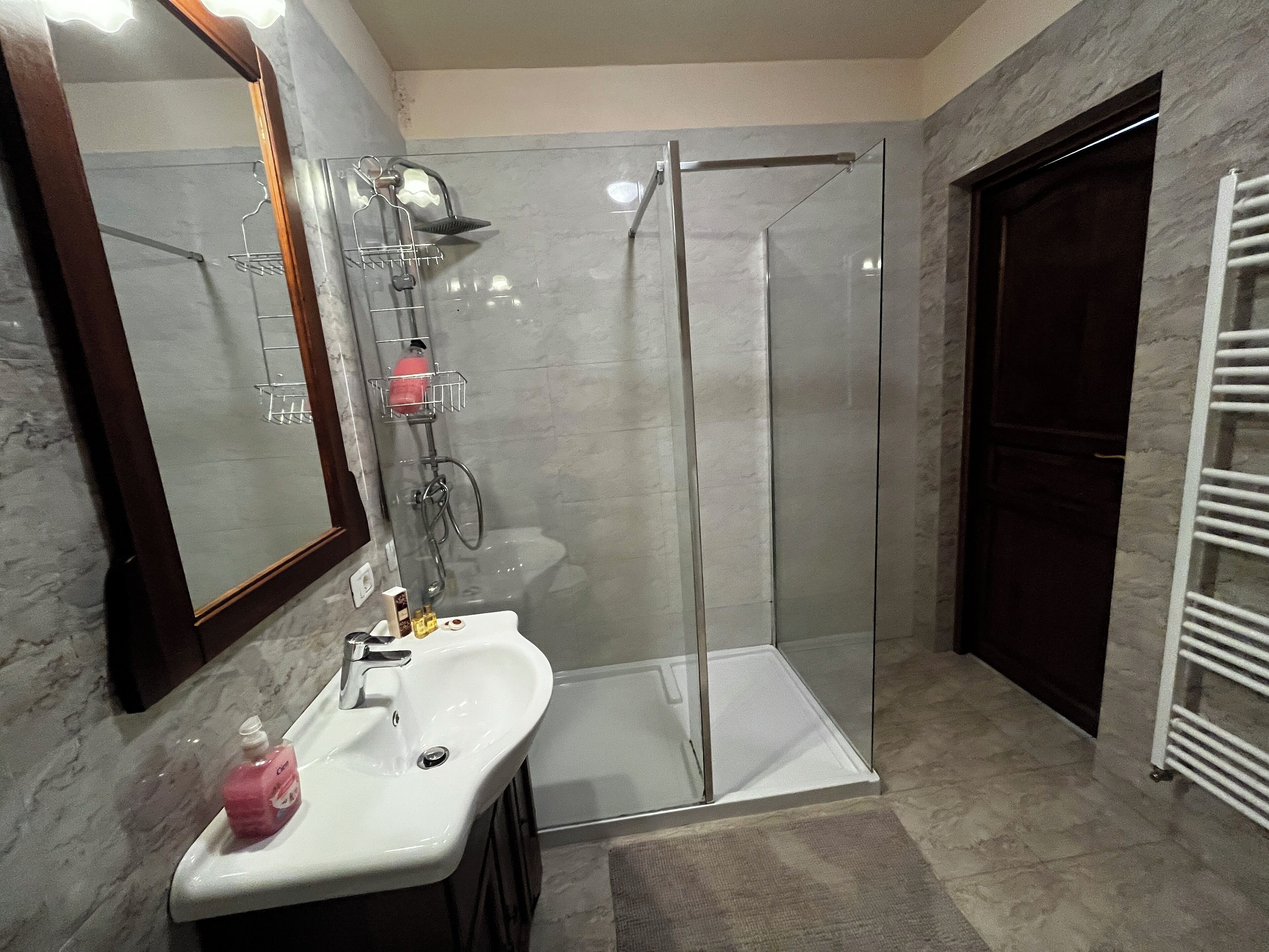 Deluxe Apartment, Mountain View | Bathroom | Free toiletries, hair dryer, soap, shampoo
