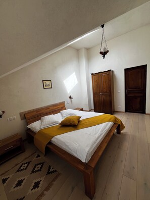 2 habitaciones y espacio para trabajar con laptop 
