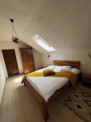 Deluxe Apartment, Mountain View - Charming Apartment City Escape (Brasov)