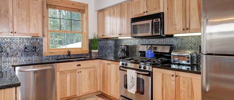 Kühlschrank, Mikrowelle, Ofen, Geschirrspüler