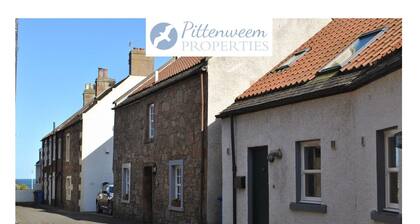 2a Rose St- cosy coastal cottage Fife