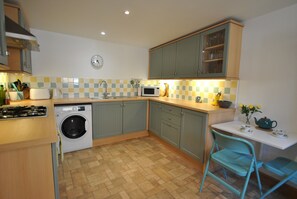 Private kitchen - 2a Rose St- cosy coastal cottage Fife (Saint Monans)