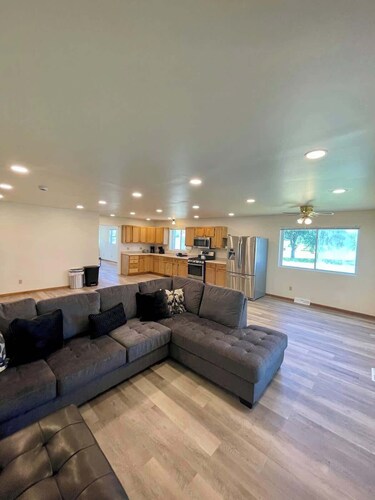 Renovated Two-Story Apartment Near Wisconsin Dells Attractions