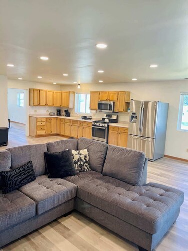 Renovated Two-Story Apartment Near Wisconsin Dells Attractions