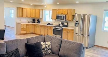 Renovated Two-Story Apartment Near Wisconsin Dells Attractions