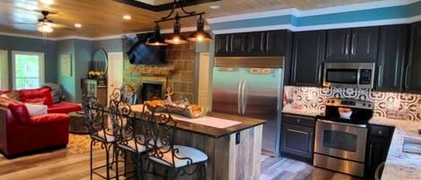 雪櫃、微波爐、爐具、洗碗機