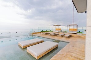 Outdoor pool - U-GO Vistas al Mar desde Murano Centro (Cartagena)