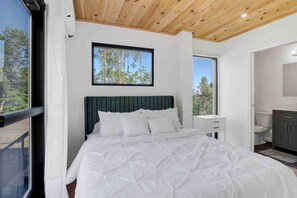 2 bedrooms, WiFi, bed sheets - Breathtaking views, modern container design (Little Valley)