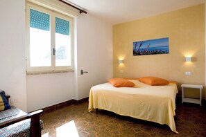 2 soverom og strykejern/-brett