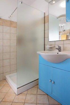 Dusj, hårføner, bidé og såpe