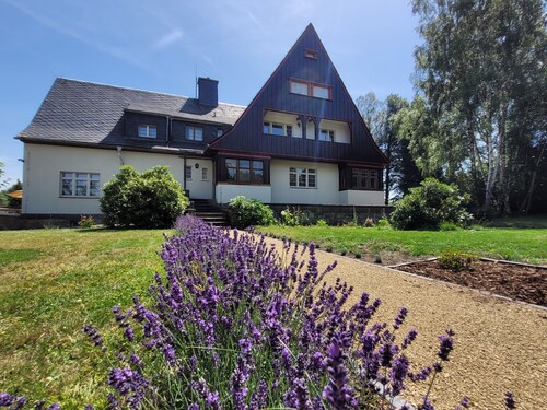 Fewo Seilschaft im Hillehof Ostrau Traumhafte Aussicht und Großer Garten