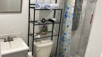 Towels, soap, shampoo, toilet paper