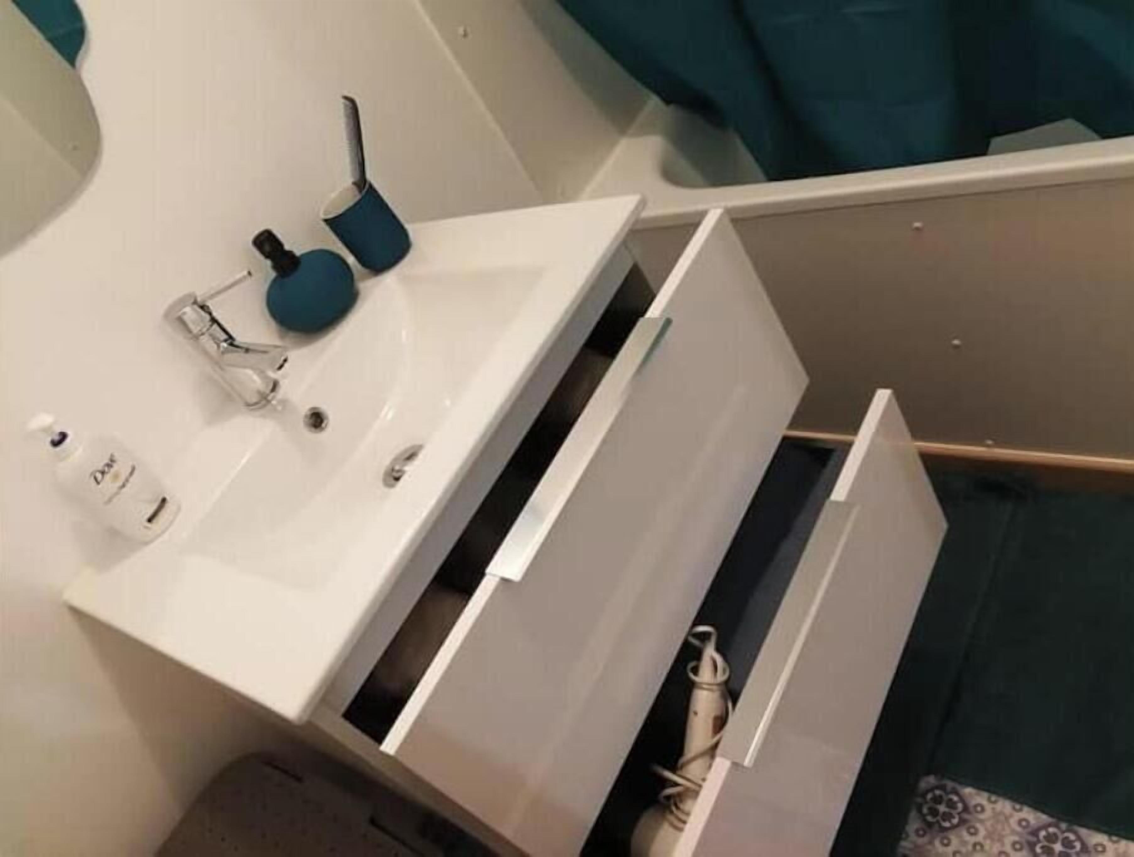 Hårføner, håndklær, såpe og sjampo