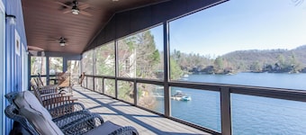 Breathtaking views lakeside cottage