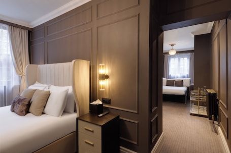 Superior Suite, Ensuite | 1 bedroom, premium bedding, pillowtop beds, desk