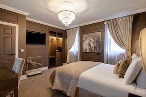 Deluxe Double Room, Ensuite | Premium bedding, pillowtop beds, individually decorated
