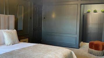 Apartment, Private Bathroom | Premium bedding, pillowtop beds, individually decorated