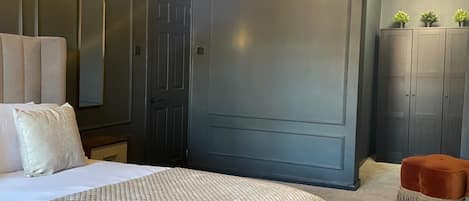 أغطية فراش متميزة وأسرّة بطبقة علوية مريحة وبديكورات فريدة لكل غرفة