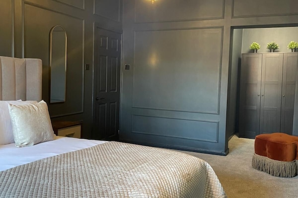 Leilighet, privat bad | Sengetøy av topp kvalitet og senger med overmadrass