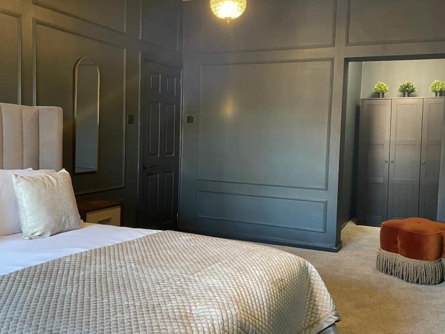 Departamento, baño privado | Ropa de cama de alta calidad y camas con pillow-top