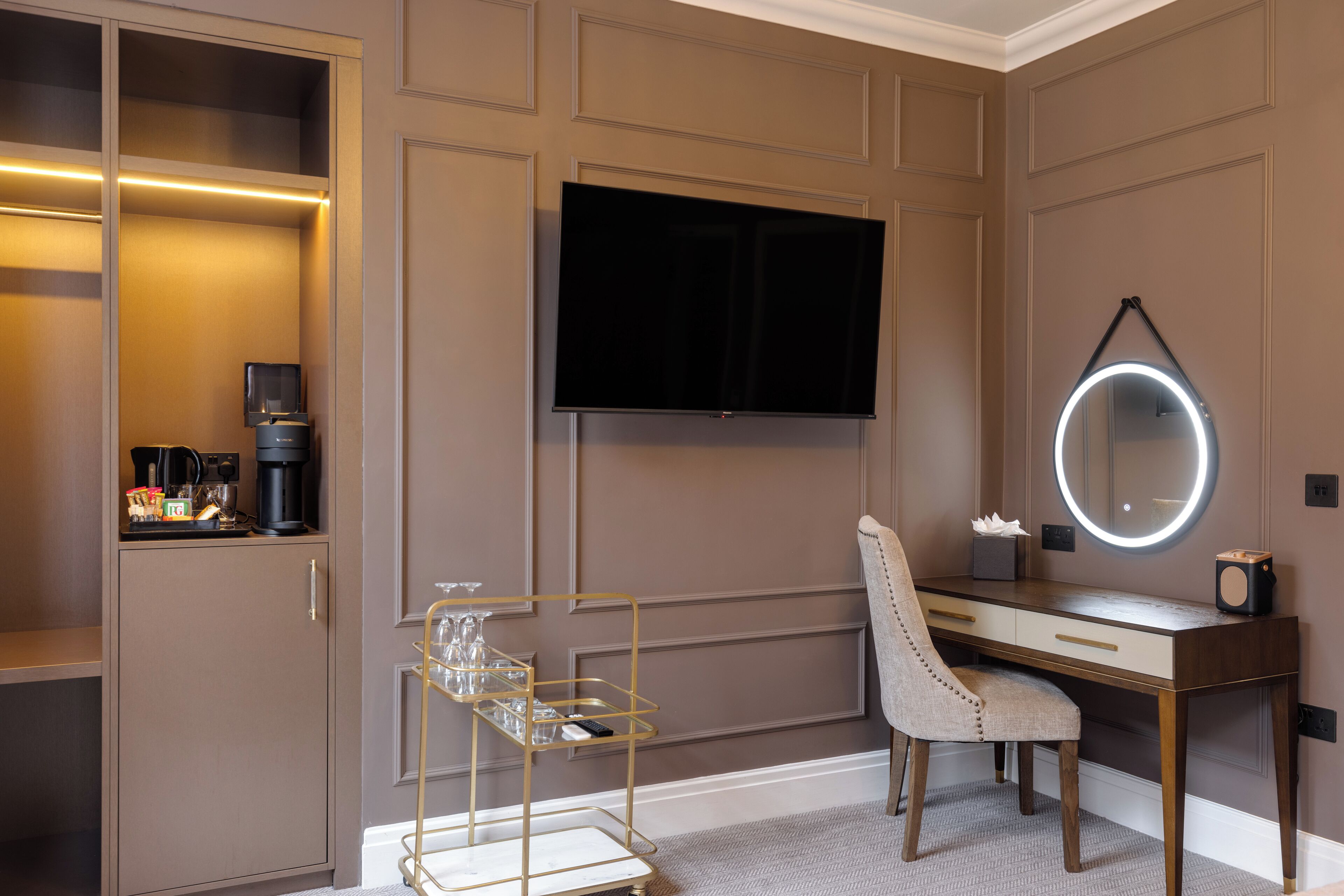 デラックス ダブルルーム エンスイート | 高級寝具、ピロートップベッド、客室ごとに異なる装飾、客室ごとに異なるインテリア