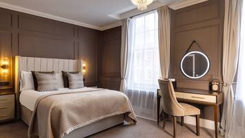 Deluxe Double Room, Ensuite | Premium bedding, pillowtop beds, individually decorated
