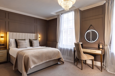 Deluxe Double Room, Ensuite | Premium bedding, pillowtop beds, individually decorated. The Seven