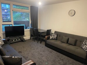 Living area - Self Catering Apartment in Vauxhall.  (London)