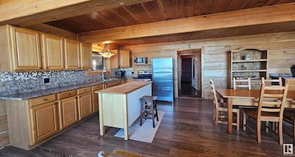 Cozy Lakefront Retreat at Lac La Nonne