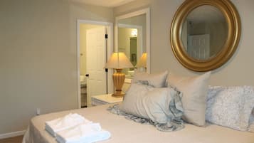 Desk, iron/ironing board, WiFi, bed sheets