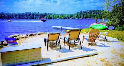 LAKE CABIN! Stocked, Wifi Beach Kayaks, Firepit, Trails, Creek Washer Dryer, Pet